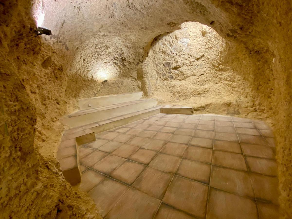 Villa Sol Casa Con Cueva Privada Y Vistas A La Iglesia Requena Buitenkant foto