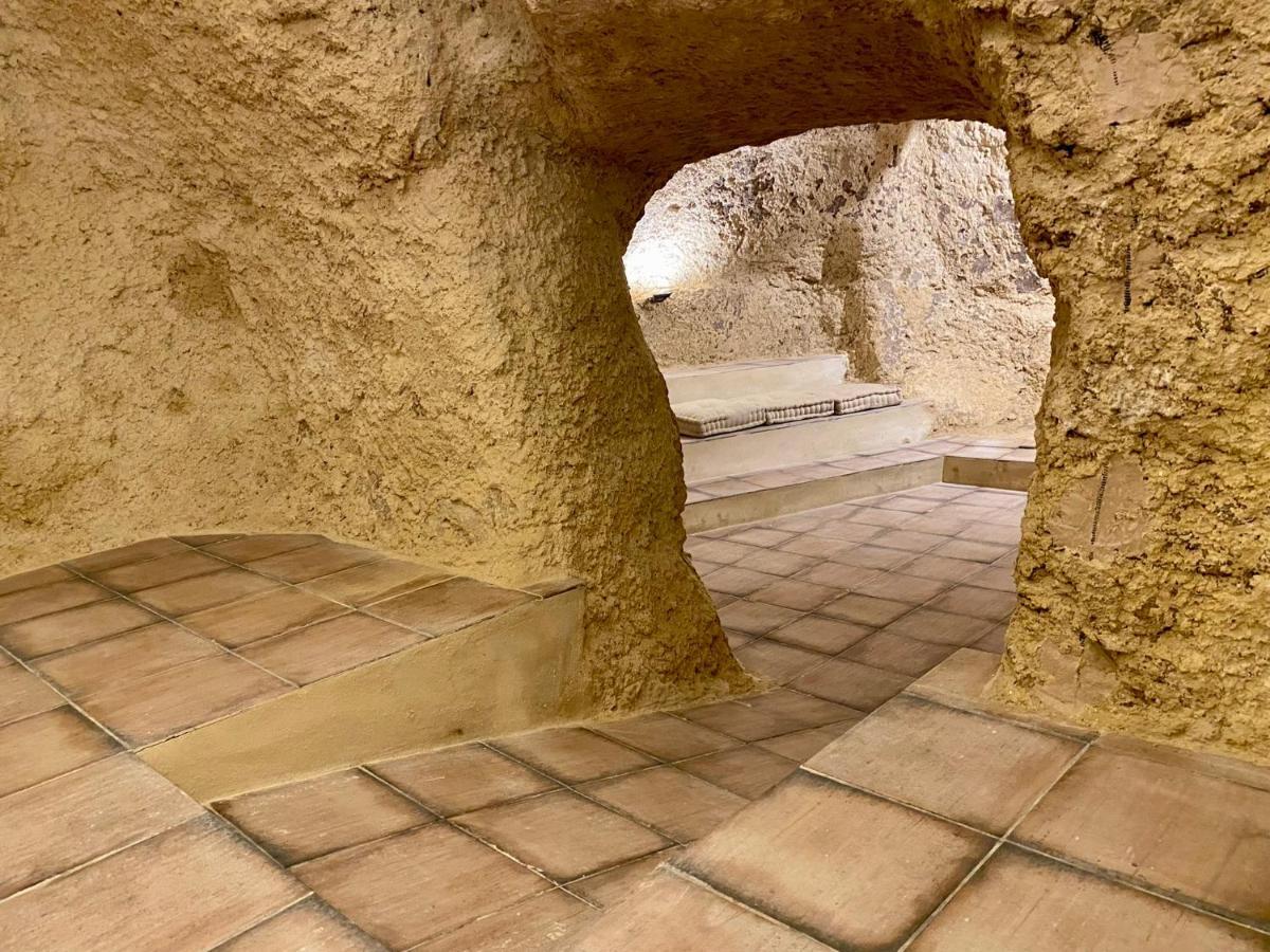 Villa Sol Casa Con Cueva Privada Y Vistas A La Iglesia Requena Buitenkant foto